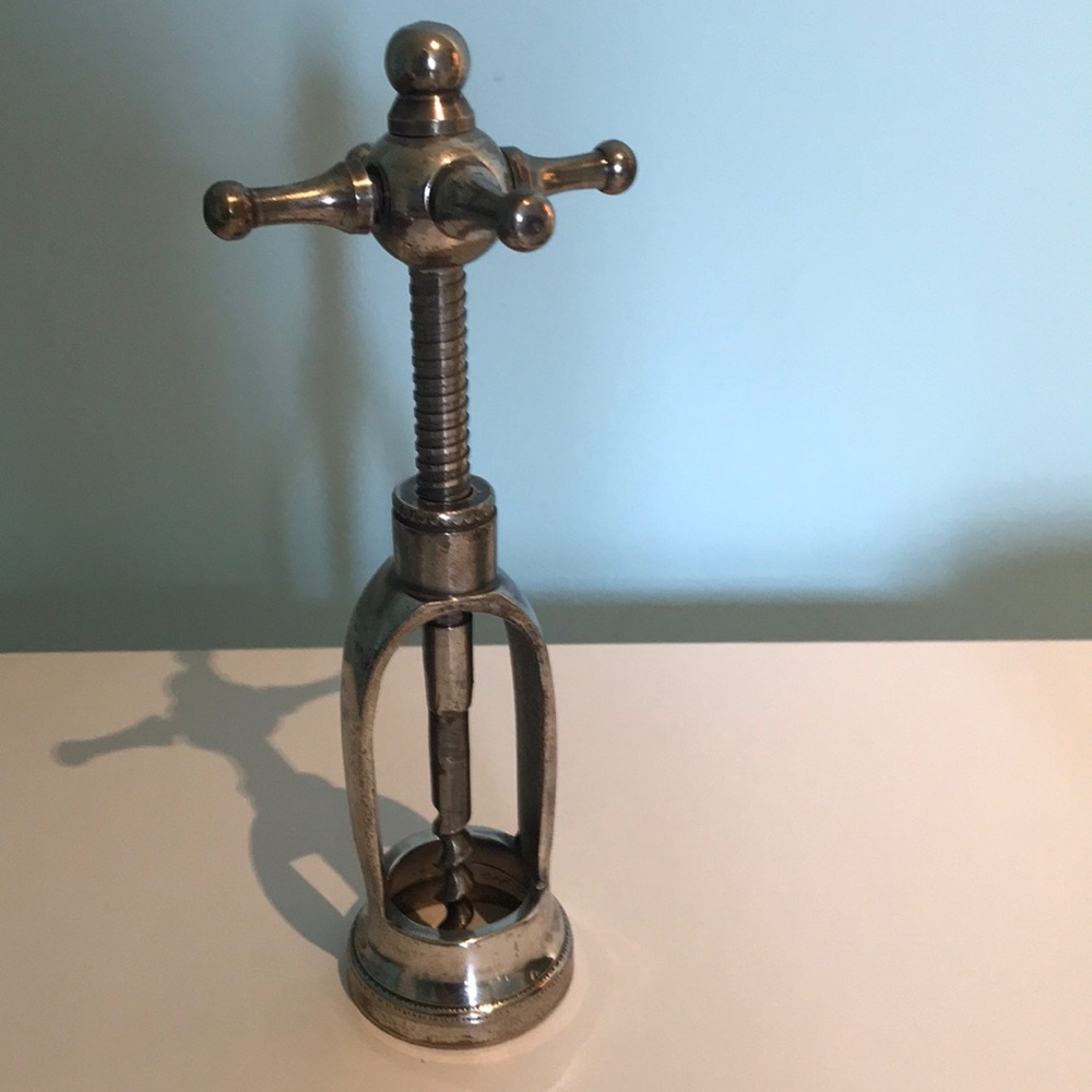 Wine bottle opener